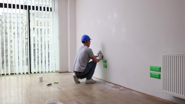 Best Trim and Molding Painting  in USA